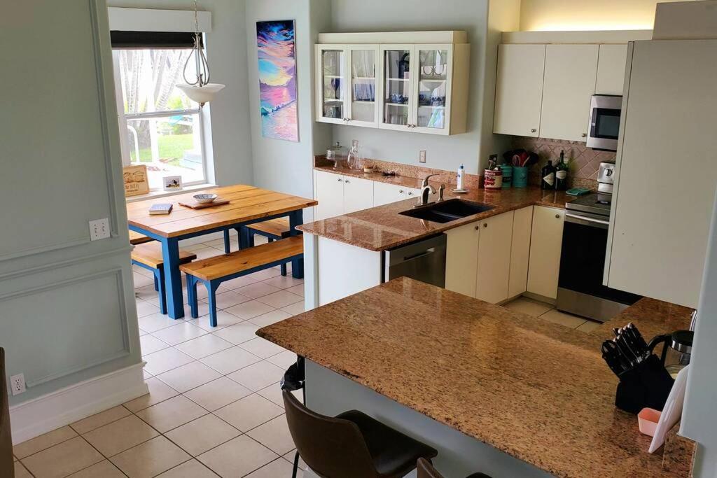 Our Beautiful Florida Vacation Home With Heated Pool Port St. Lucie المظهر الخارجي الصورة