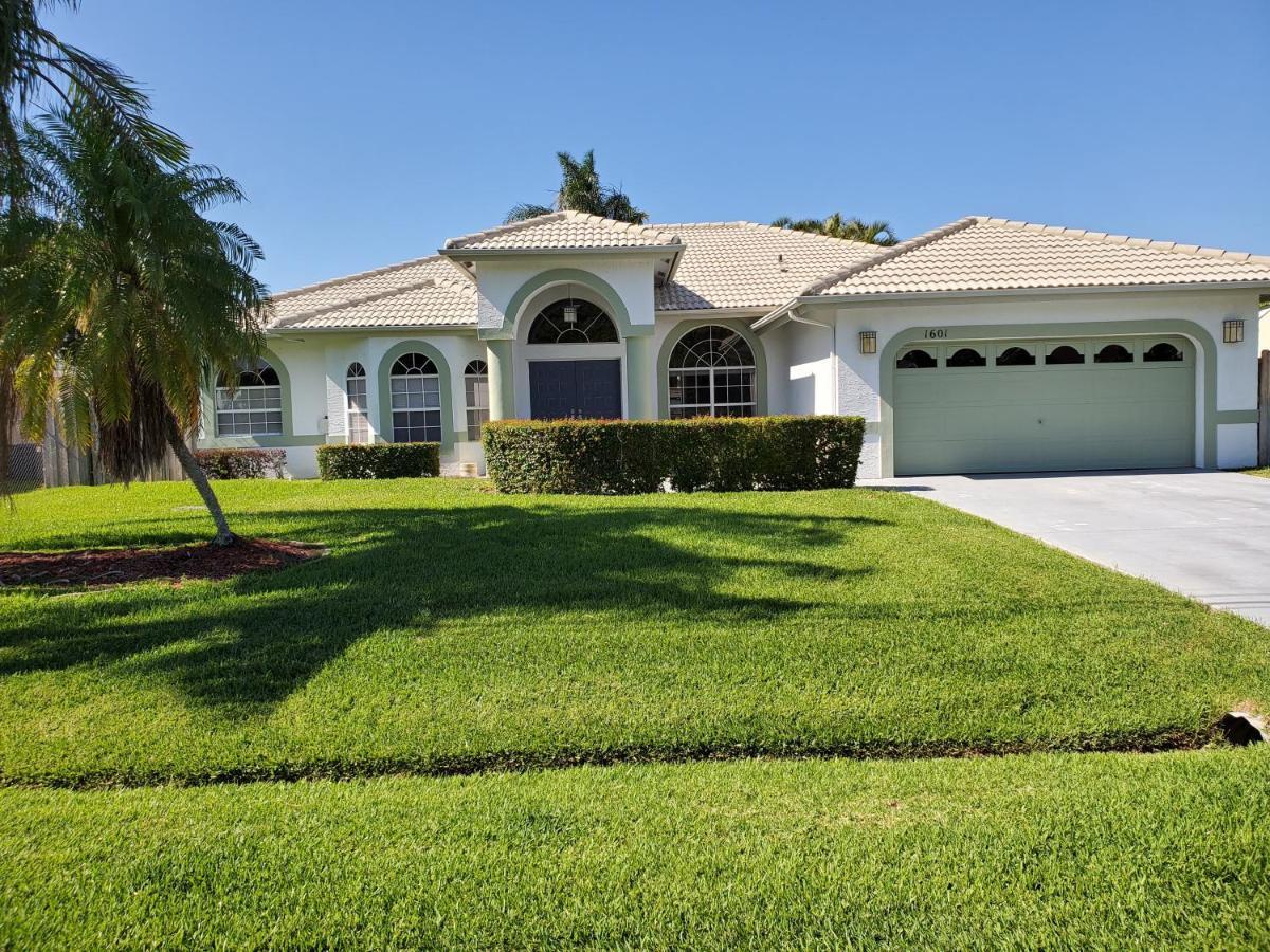 Our Beautiful Florida Vacation Home With Heated Pool Port St. Lucie المظهر الخارجي الصورة