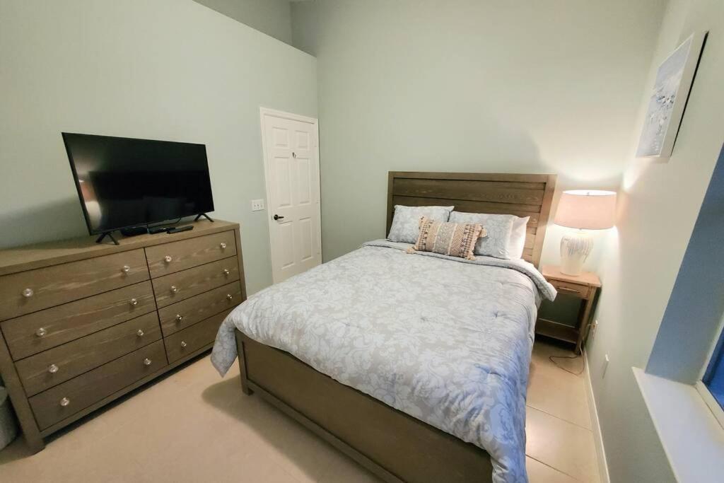 Our Beautiful Florida Vacation Home With Heated Pool Port St. Lucie المظهر الخارجي الصورة