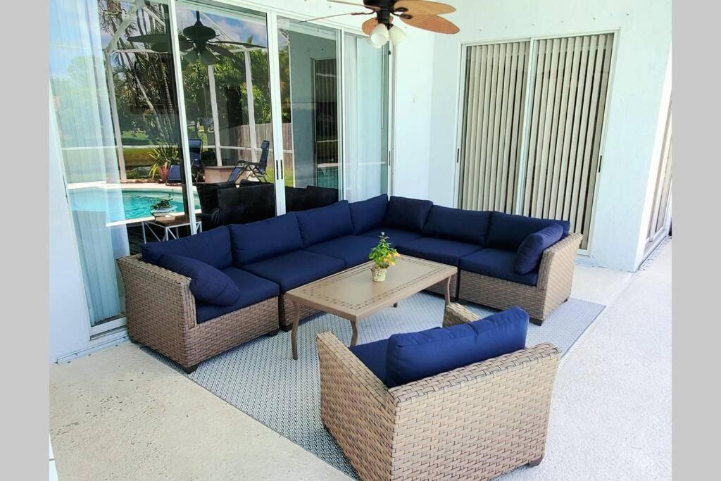 Our Beautiful Florida Vacation Home With Heated Pool Port St. Lucie المظهر الخارجي الصورة
